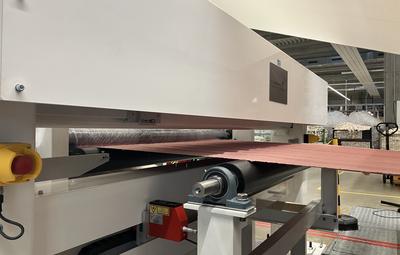 Traversing thickness measuring system